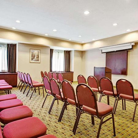 Hotel Super 8 By Wyndham San Antonio Airport North Extérieur photo